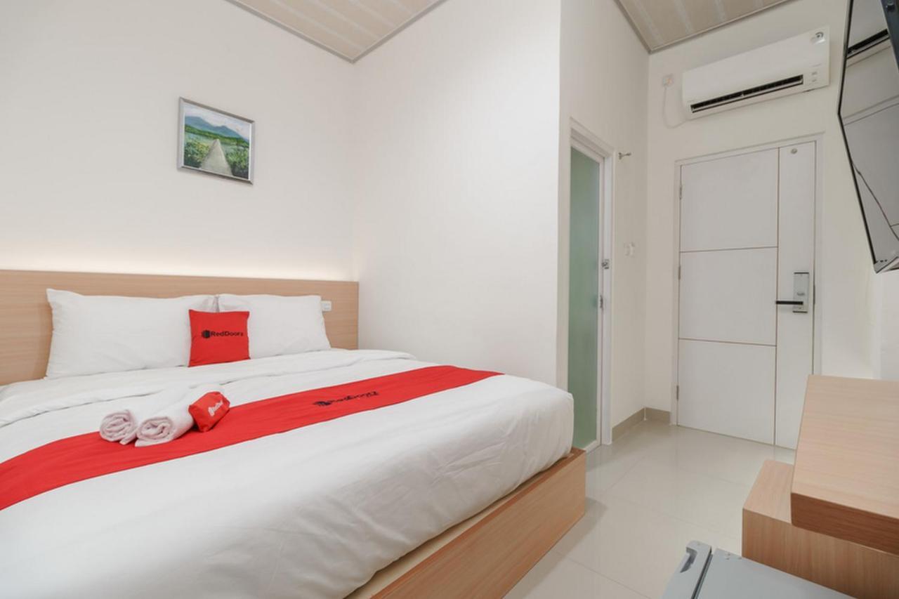 Reddoorz Plus Near Rs Rk Charitas 2 Palembang Luaran gambar