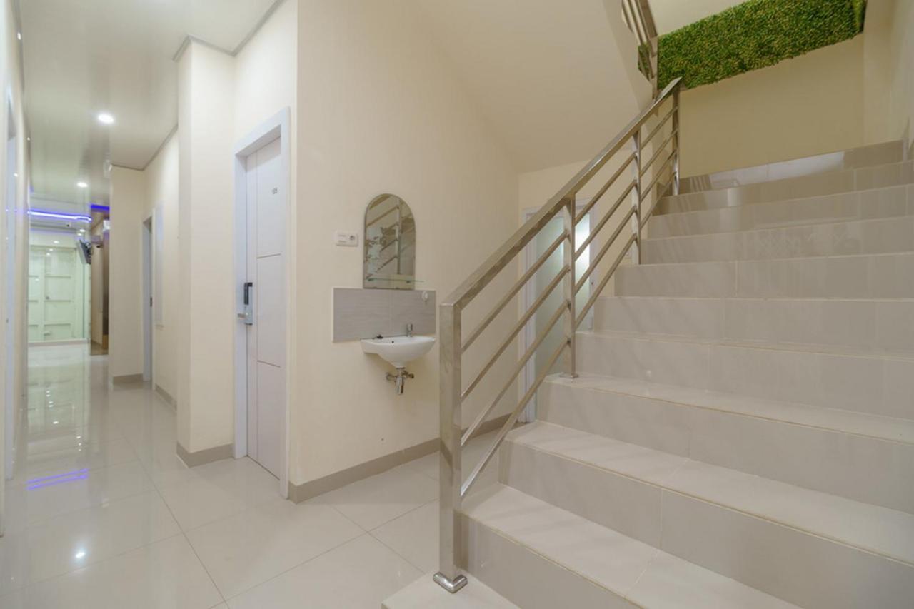 Reddoorz Plus Near Rs Rk Charitas 2 Palembang Luaran gambar